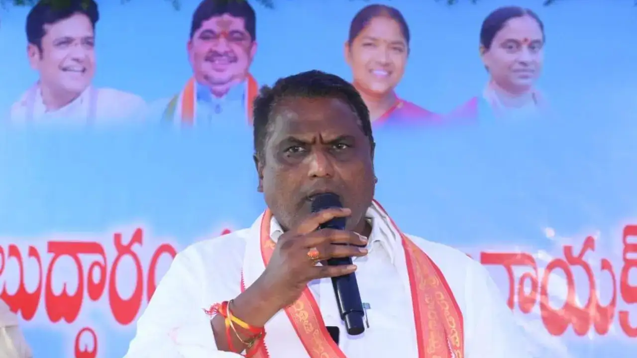 బీఆర్ఎస్ పార్టీలో ముసలం మొదలైంది.